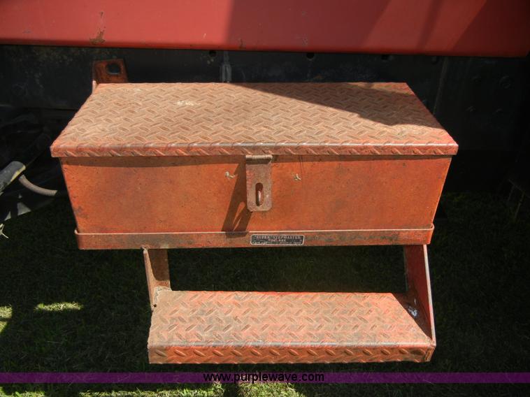 image for item A3078 1982 International 5288 tractor