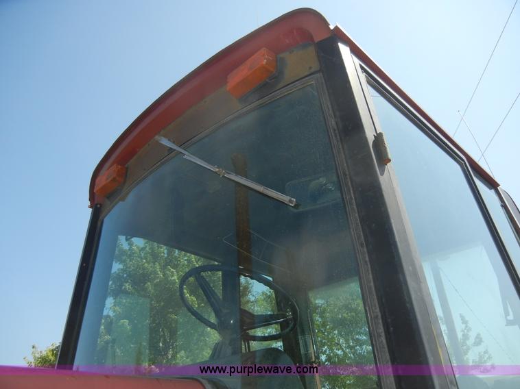 image for item A3078 1982 International 5288 tractor