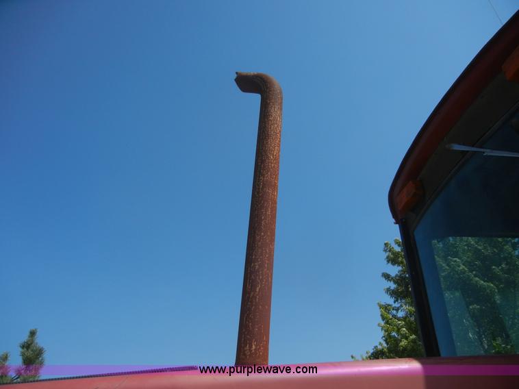 image for item A3078 1982 International 5288 tractor