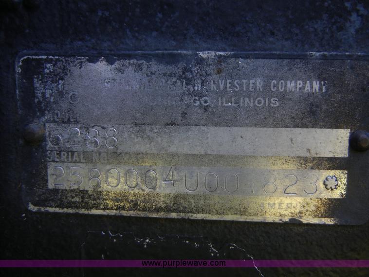 image for item A3078 1982 International 5288 tractor