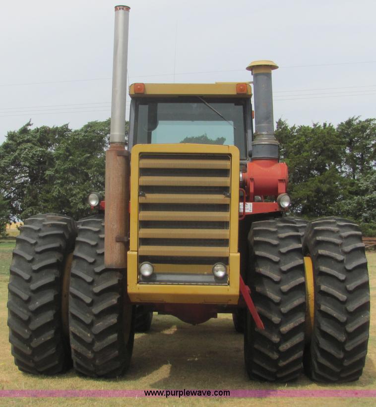 image for item A3677 1982 Versatile 875 tractor