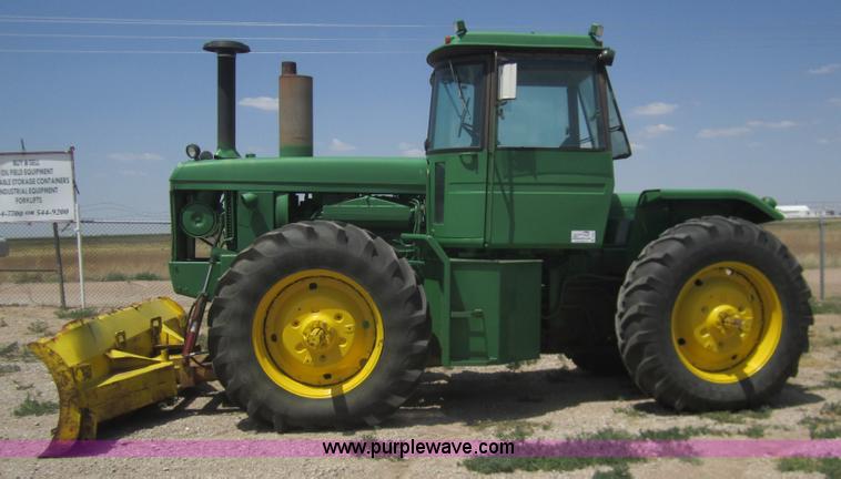 image for item A3857 1981 John Deere 8640 4WD tractor