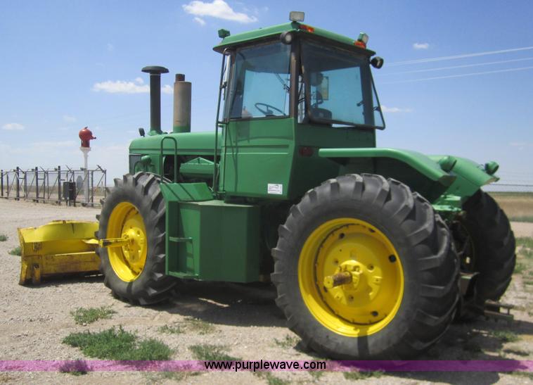 image for item A3857 1981 John Deere 8640 4WD tractor
