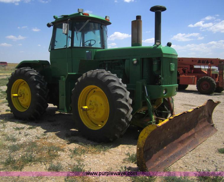 image for item A3857 1981 John Deere 8640 4WD tractor