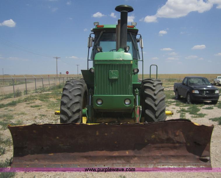 image for item A3857 1981 John Deere 8640 4WD tractor