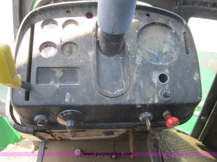 image for item A3857 1981 John Deere 8640 4WD tractor