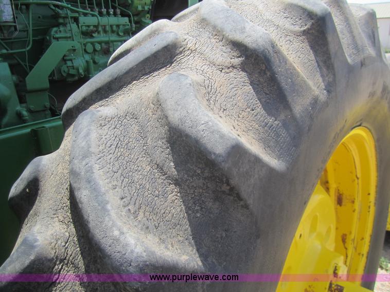 image for item A3857 1981 John Deere 8640 4WD tractor