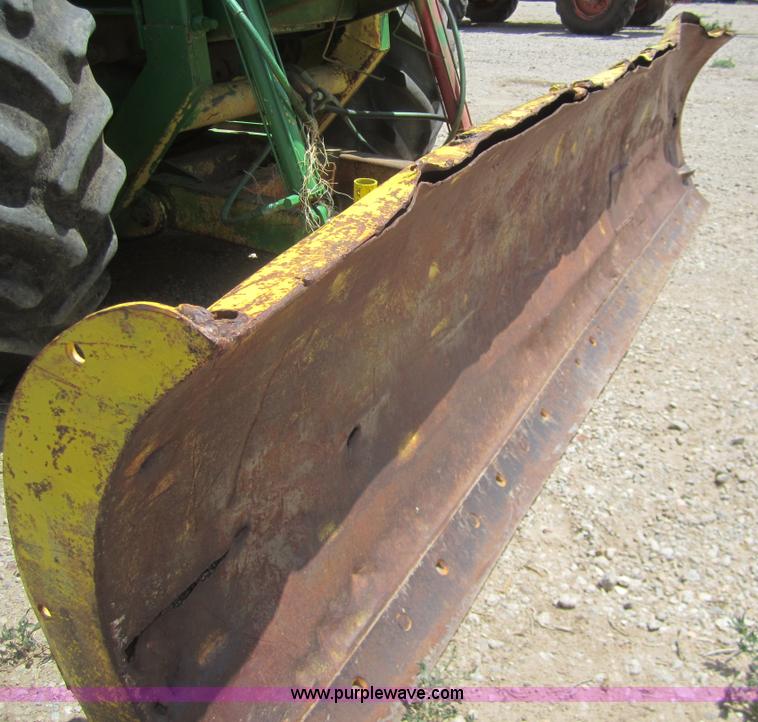 image for item A3857 1981 John Deere 8640 4WD tractor