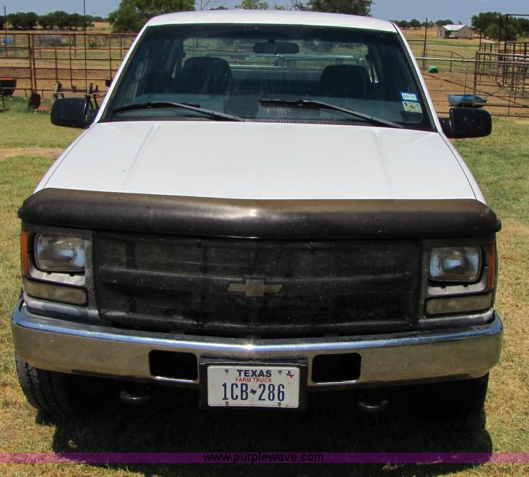 image for item A4689 1998 Chevrolet K2500 Cheyenne extended cab pickup truck