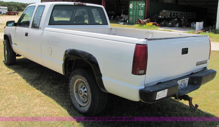 image for item A4689 1998 Chevrolet K2500 Cheyenne extended cab pickup truck