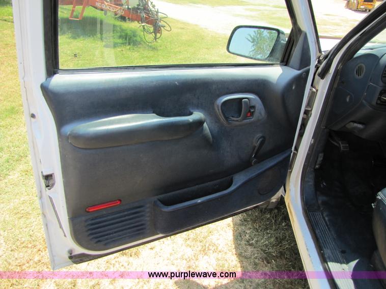 image for item A4689 1998 Chevrolet K2500 Cheyenne extended cab pickup truck