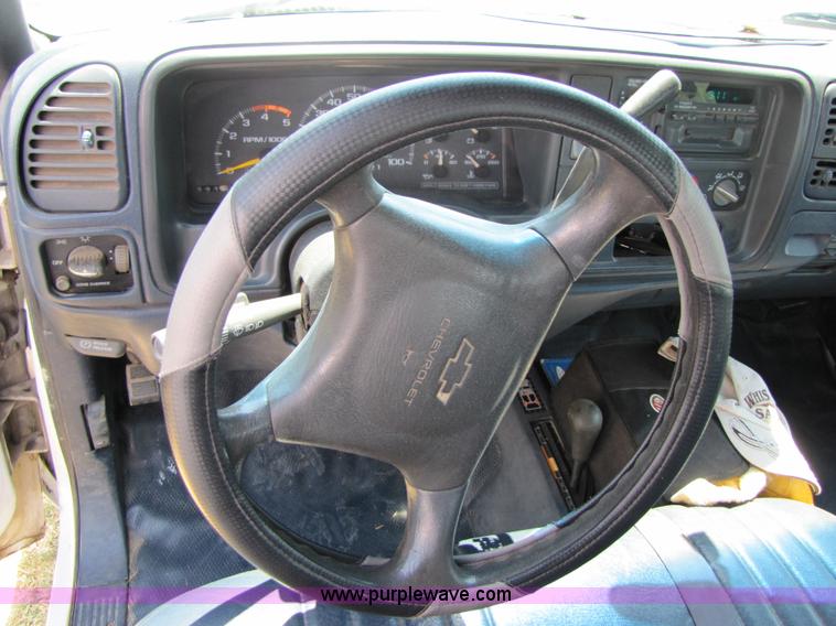 image for item A4689 1998 Chevrolet K2500 Cheyenne extended cab pickup truck