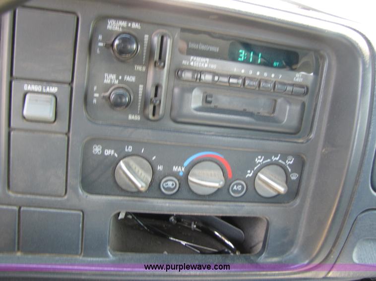 image for item A4689 1998 Chevrolet K2500 Cheyenne extended cab pickup truck