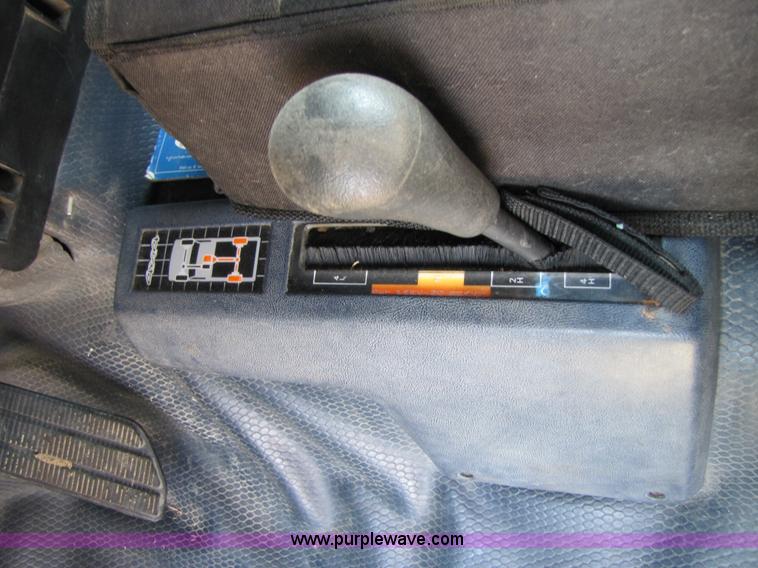 image for item A4689 1998 Chevrolet K2500 Cheyenne extended cab pickup truck