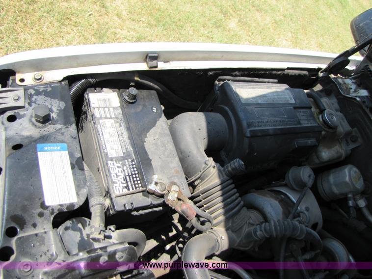 image for item A4689 1998 Chevrolet K2500 Cheyenne extended cab pickup truck