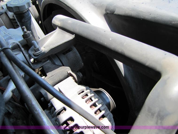 image for item A4689 1998 Chevrolet K2500 Cheyenne extended cab pickup truck