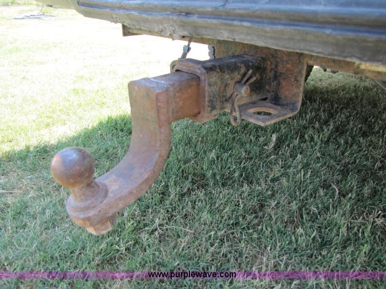 image for item A4689 1998 Chevrolet K2500 Cheyenne extended cab pickup truck