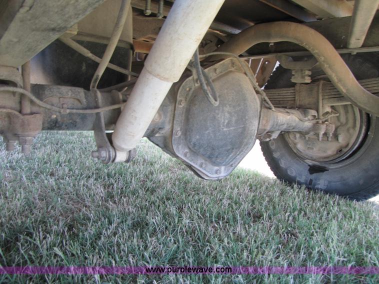 image for item A4689 1998 Chevrolet K2500 Cheyenne extended cab pickup truck