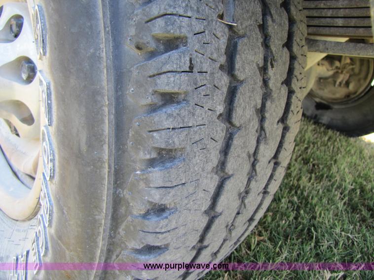 image for item A4689 1998 Chevrolet K2500 Cheyenne extended cab pickup truck