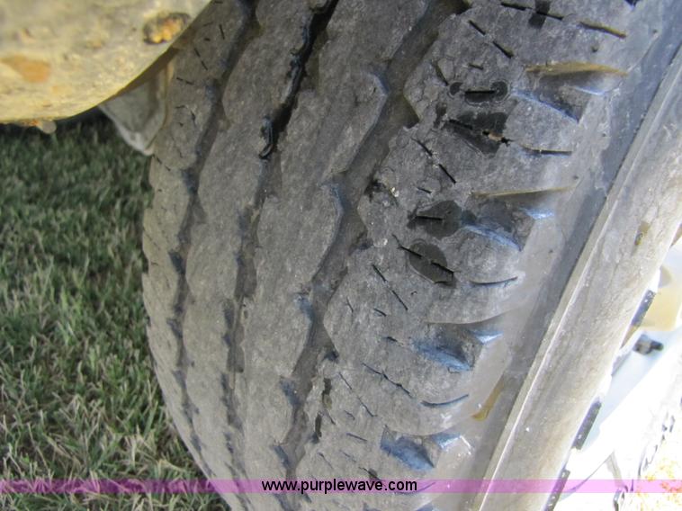 image for item A4689 1998 Chevrolet K2500 Cheyenne extended cab pickup truck