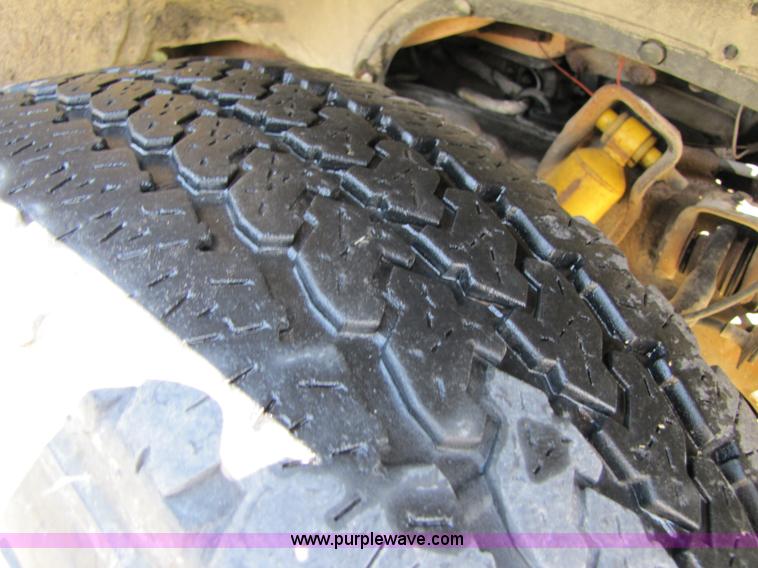 image for item A4689 1998 Chevrolet K2500 Cheyenne extended cab pickup truck