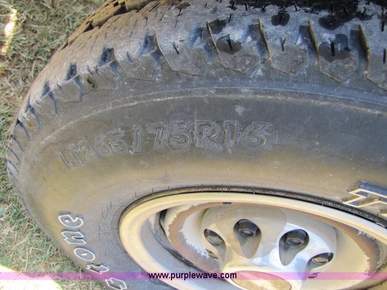 image for item A4689 1998 Chevrolet K2500 Cheyenne extended cab pickup truck