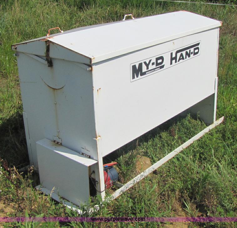 MyDHandi cake feeder in Liberal, MO Item A5072 sold Purple Wave