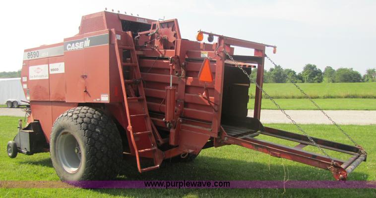 image for item A5075 1998 Case 8590 large square baler