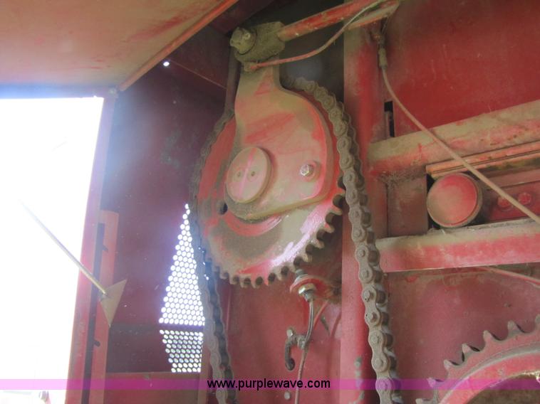 image for item A5075 1998 Case 8590 large square baler