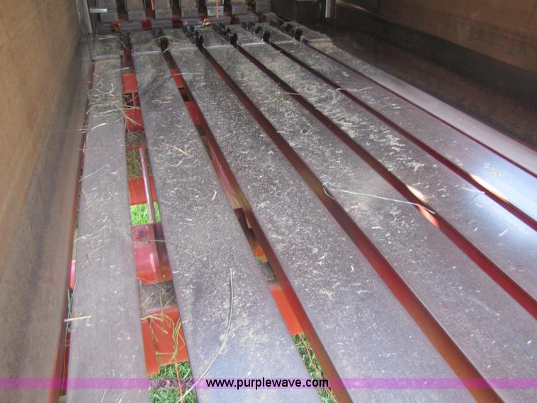 image for item A5075 1998 Case 8590 large square baler