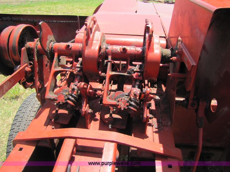 image for item A5091 New Holland 268 square baler