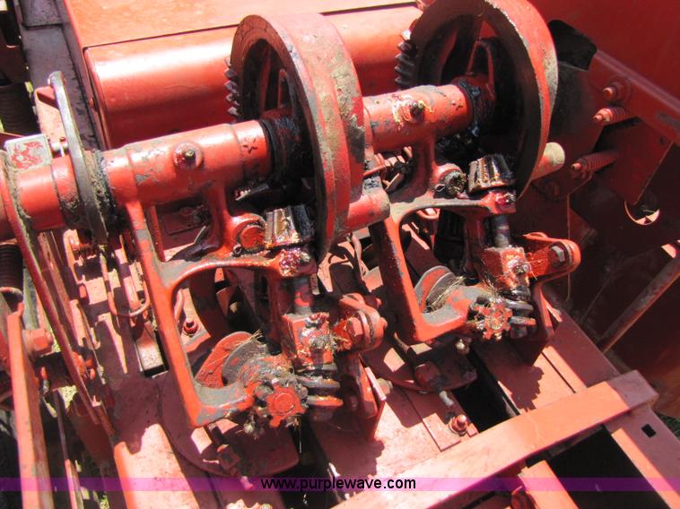 image for item A5091 New Holland 268 square baler