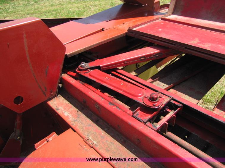 image for item A5091 New Holland 268 square baler