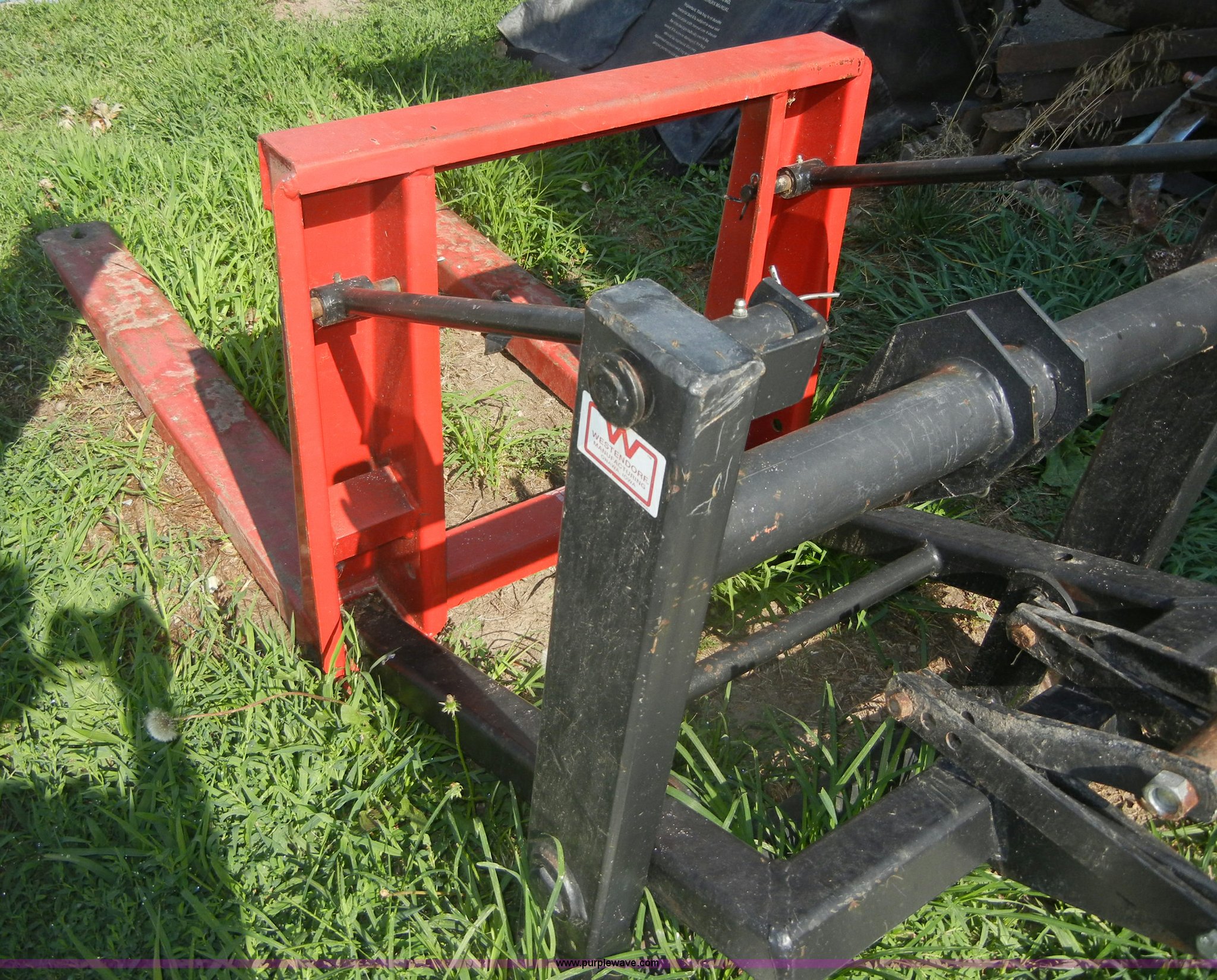Westendorf HF42 scissor lift tractor attachment in St Marys, KS Item