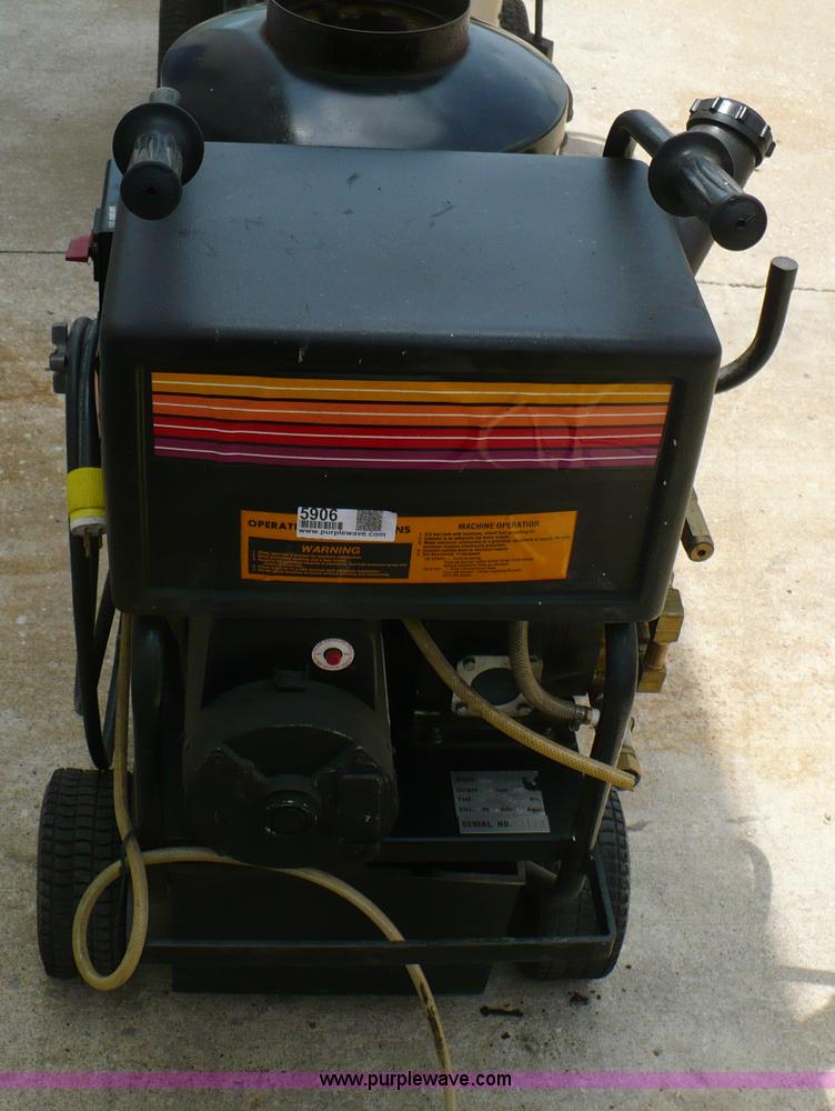 Aaladin 1321 cleaning systems pressure/steam washer in Lee's Summit, MO