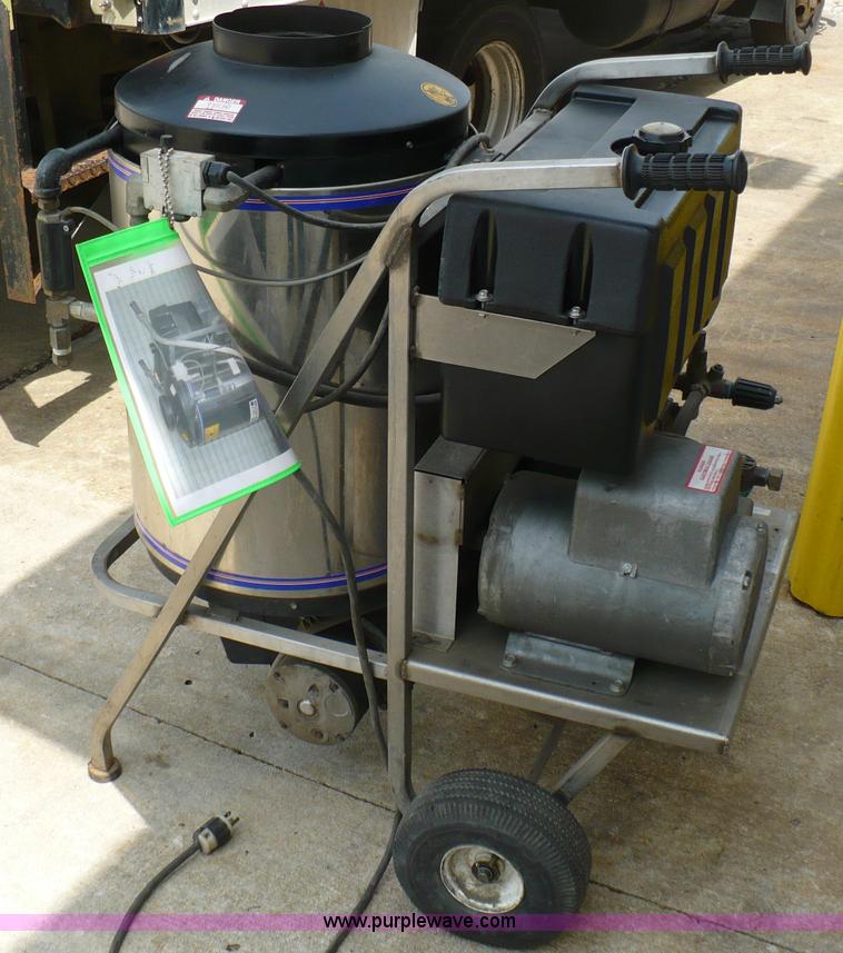 Direct Line HydroQuick pressure/steam washer in Lee's Summit, MO Item 5907 sold Purple Wave