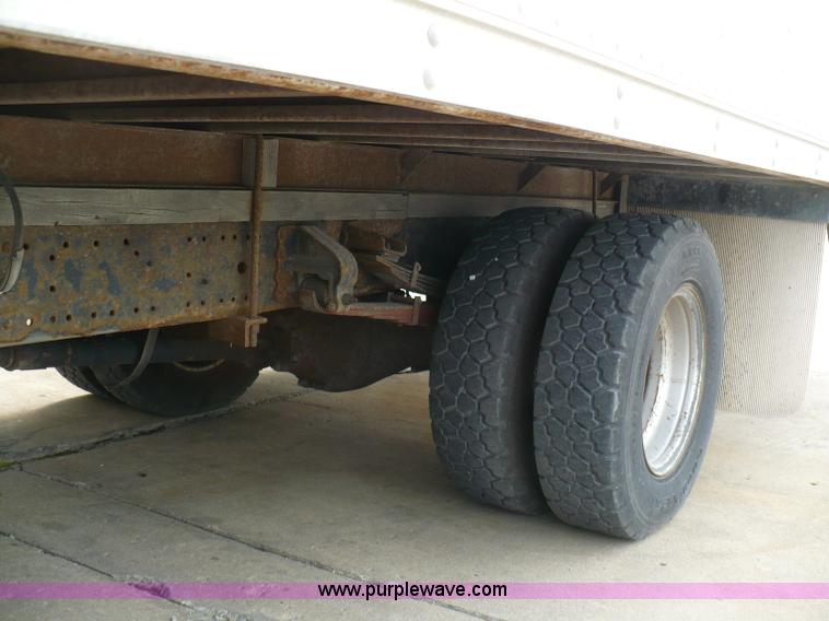 image for item 5908 1997 Mitsubishi Fuso FE box truck