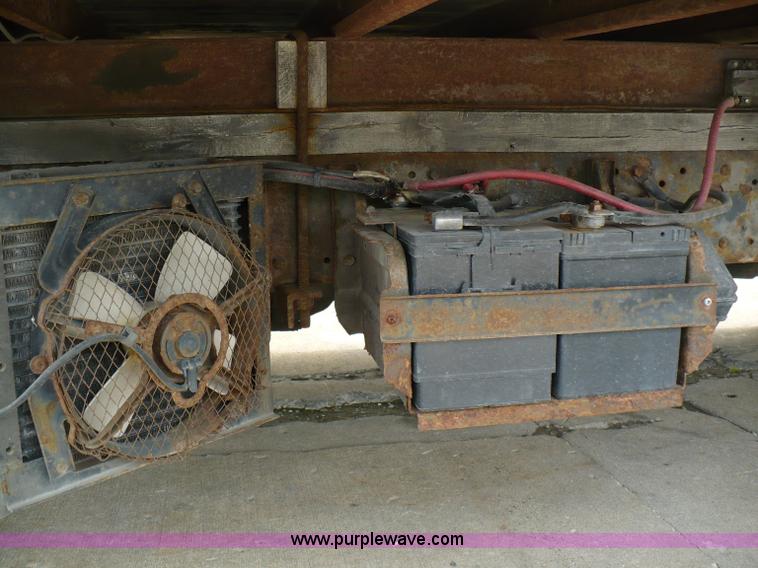 image for item 5908 1997 Mitsubishi Fuso FE box truck