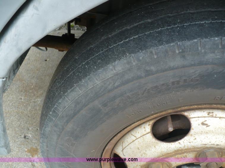 image for item 5908 1997 Mitsubishi Fuso FE box truck