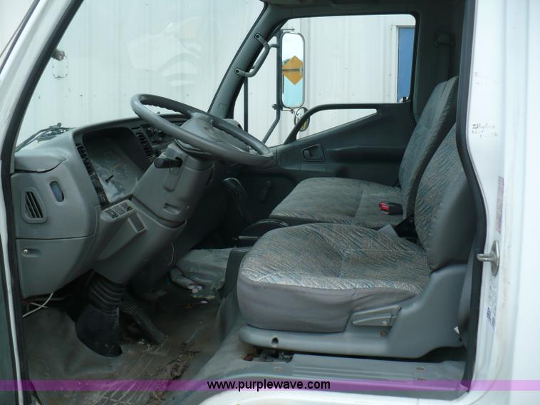 image for item 5908 1997 Mitsubishi Fuso FE box truck