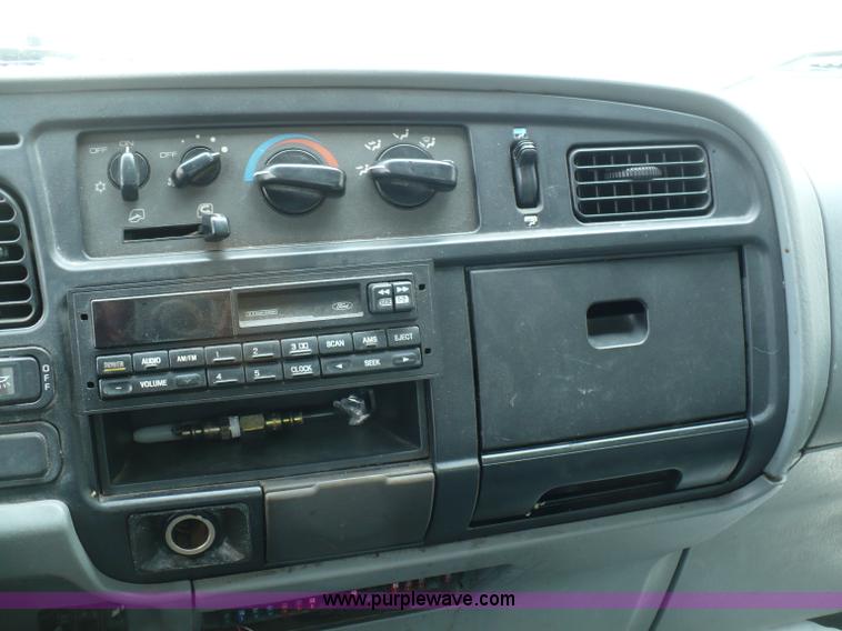 image for item 5908 1997 Mitsubishi Fuso FE box truck