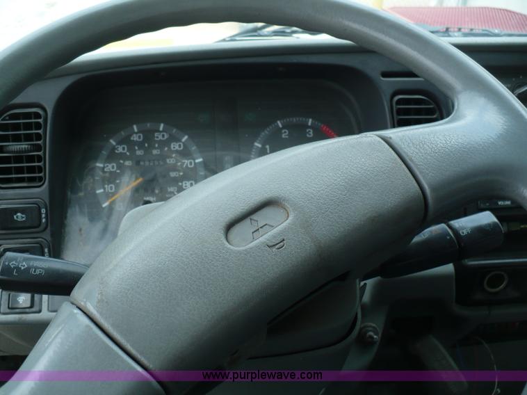 image for item 5908 1997 Mitsubishi Fuso FE box truck