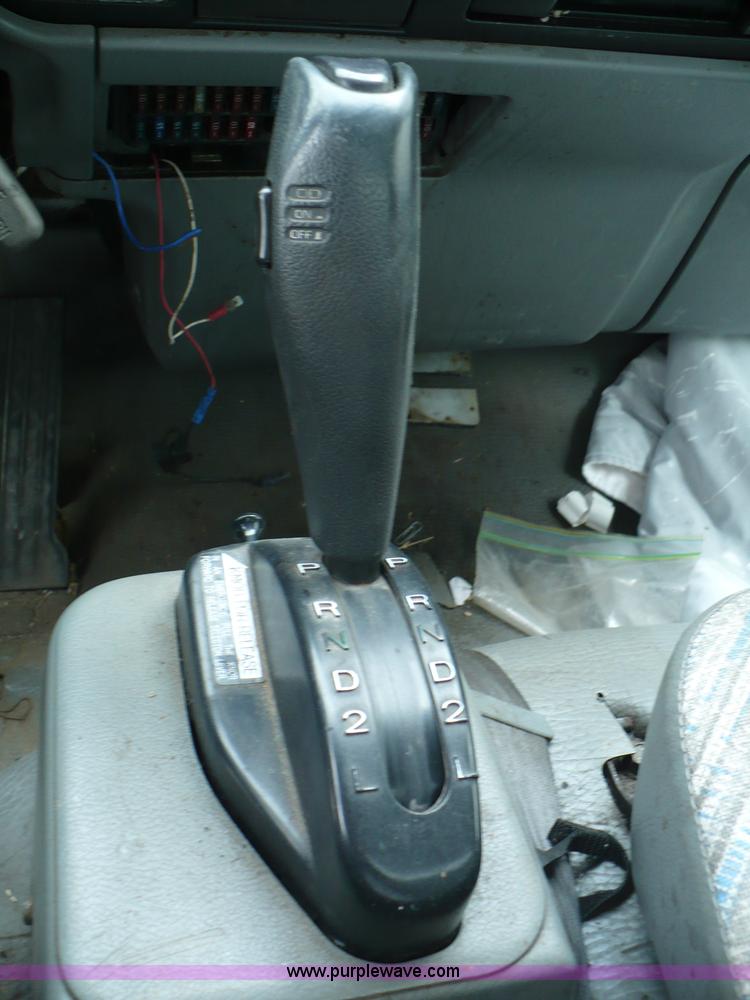 image for item 5908 1997 Mitsubishi Fuso FE box truck