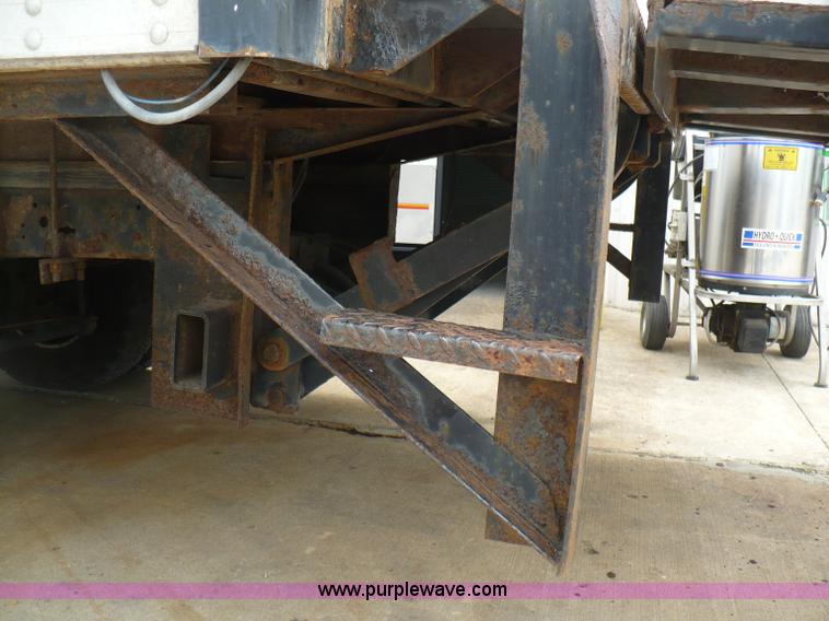 image for item 5908 1997 Mitsubishi Fuso FE box truck