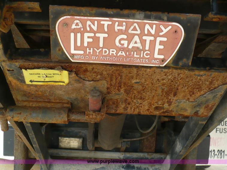 image for item 5908 1997 Mitsubishi Fuso FE box truck