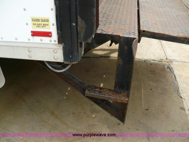 image for item 5908 1997 Mitsubishi Fuso FE box truck