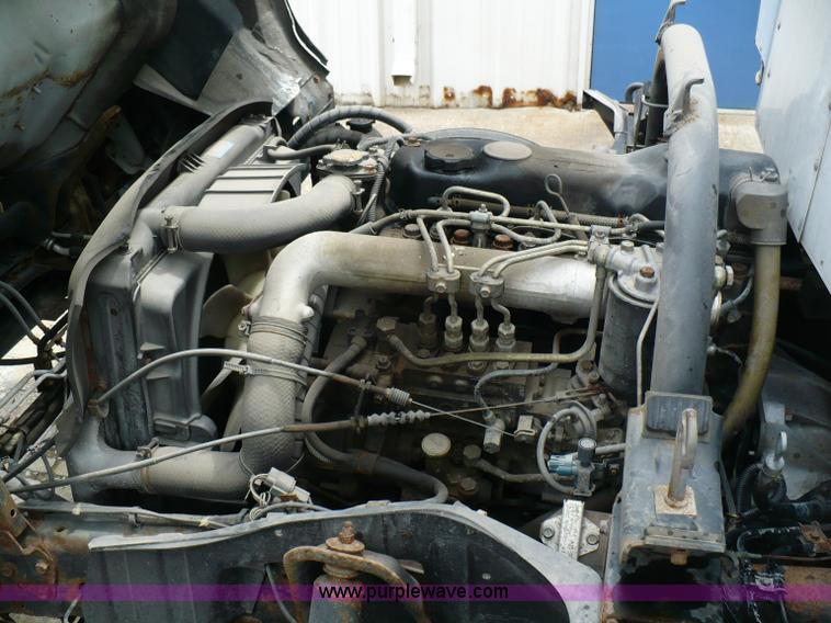 image for item 5908 1997 Mitsubishi Fuso FE box truck