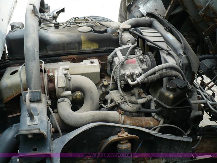 image for item 5908 1997 Mitsubishi Fuso FE box truck