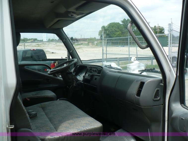 image for item 5908 1997 Mitsubishi Fuso FE box truck