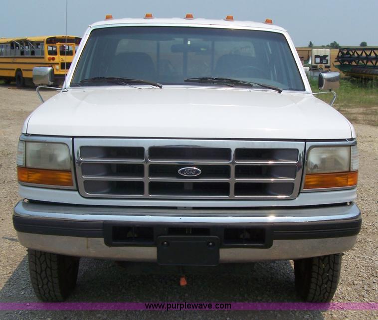 image for item 7352 1996 Ford F350 XLT crew cab pickup truck